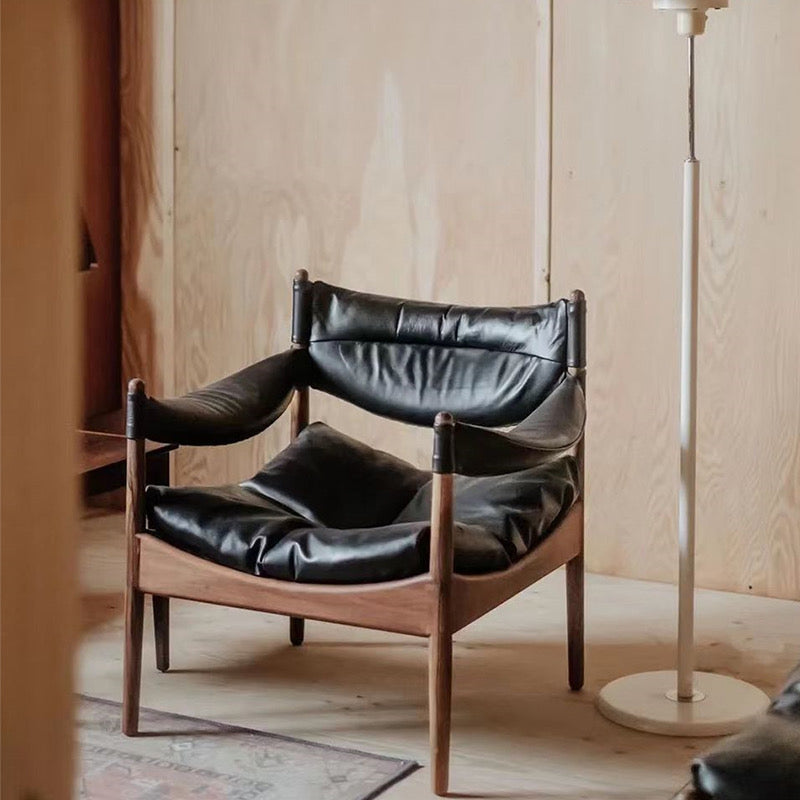 Grand Wing Chair