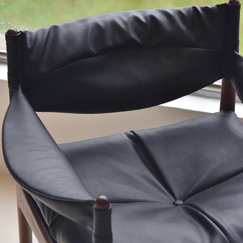 Grand Wing Chair